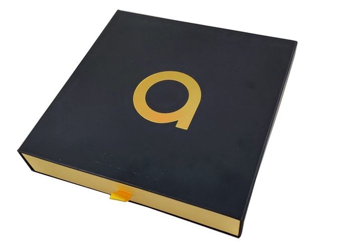 Black Paper Sliding Drawer Gift Boxes Foil Gold Embossed Logo For Clothing